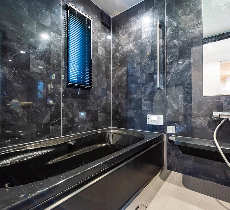 東京セキスイハイム建築実例_ゆったりサイズのバスダブを配した浴室