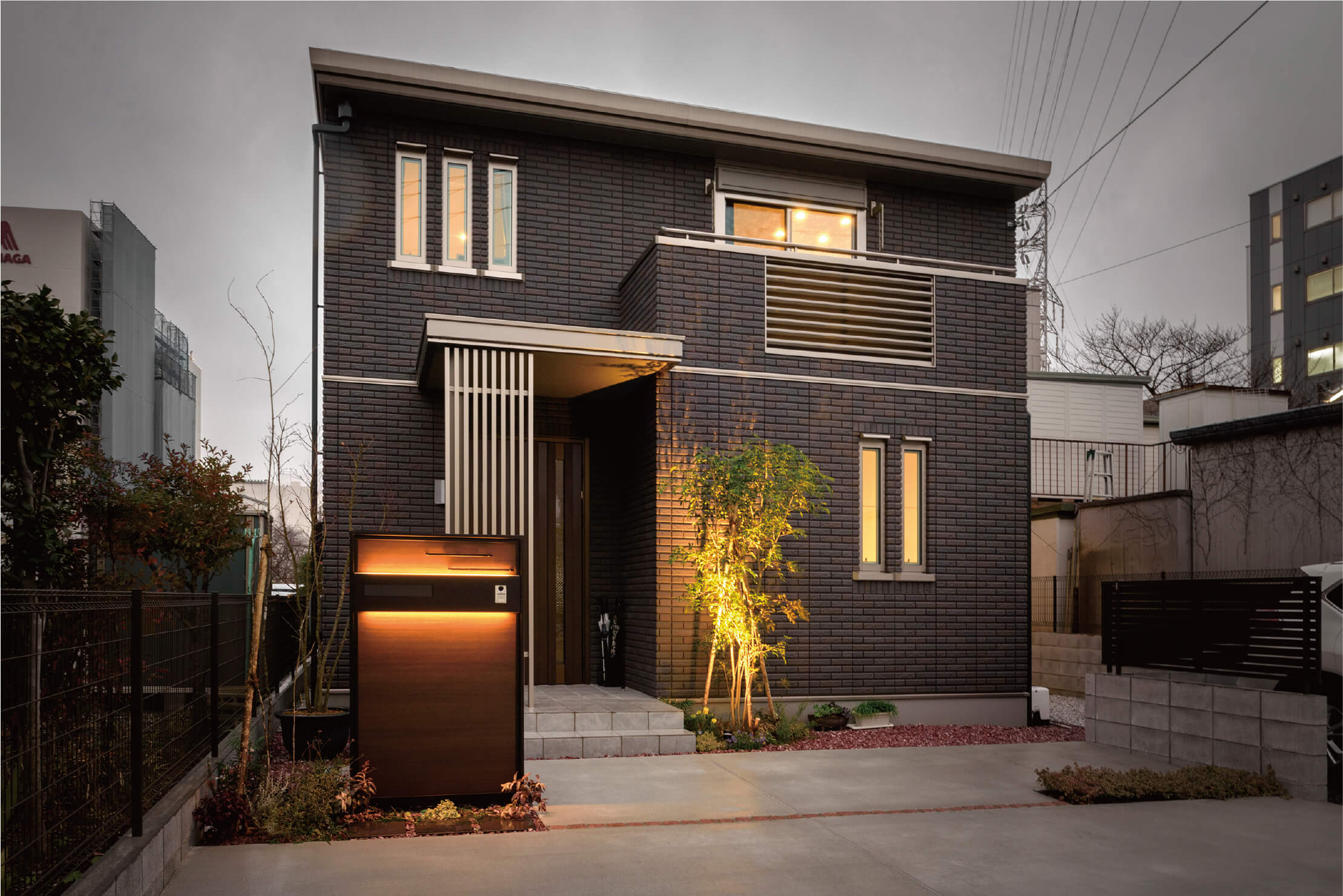 スタイリッシュで省エネにも配慮した先進のZEH+R住宅 | 建築実例を見る | 東京セキスイハイム