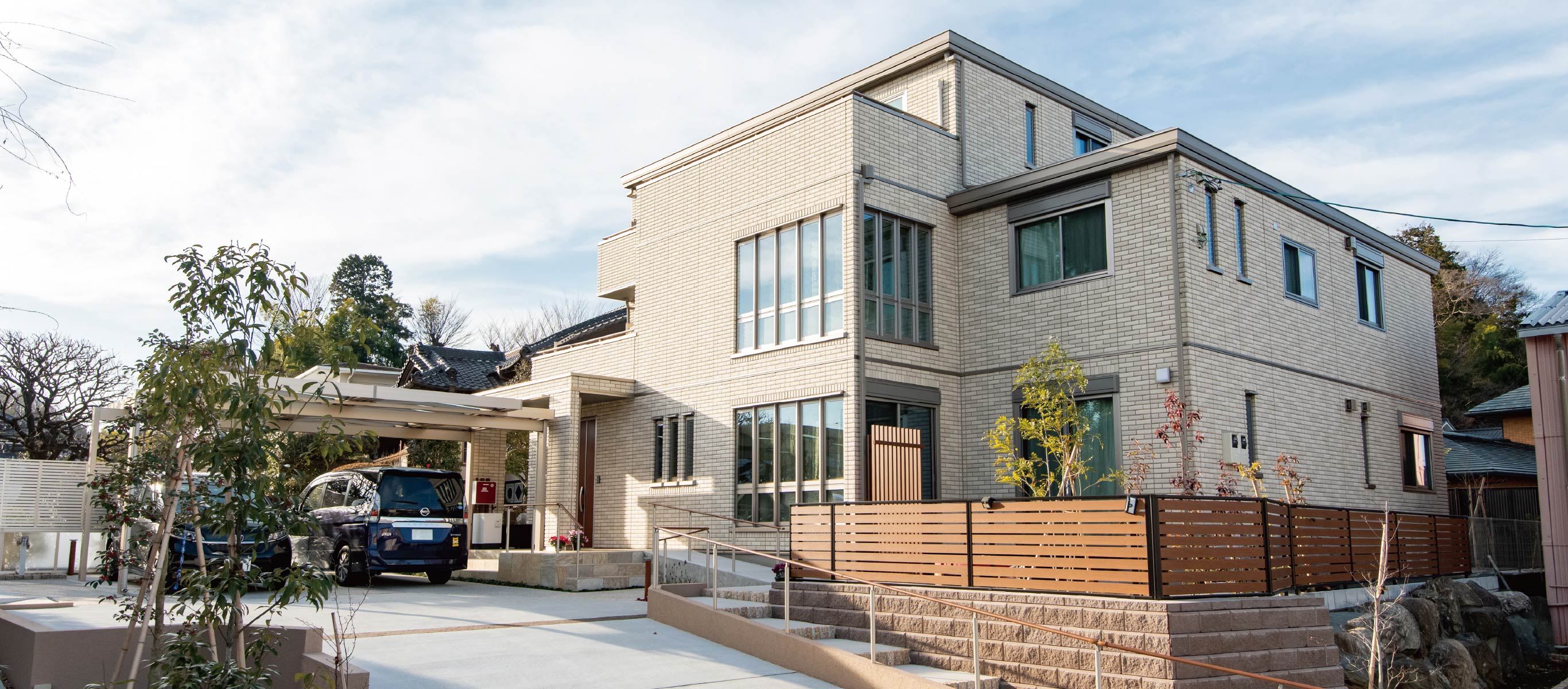 プライベート空間も重視した玄関共有型の３階建二世帯住宅 建築実例を見る 東京セキスイハイム