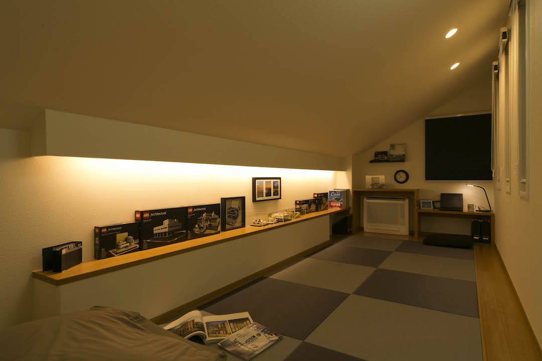 流山おおたかの森展示場-夜間_小屋裏書斎