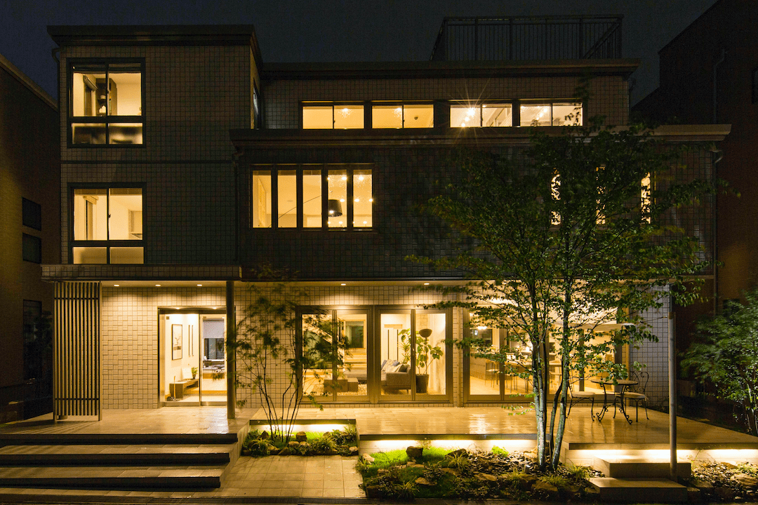 横浜デシオG展示場-夜間-外観