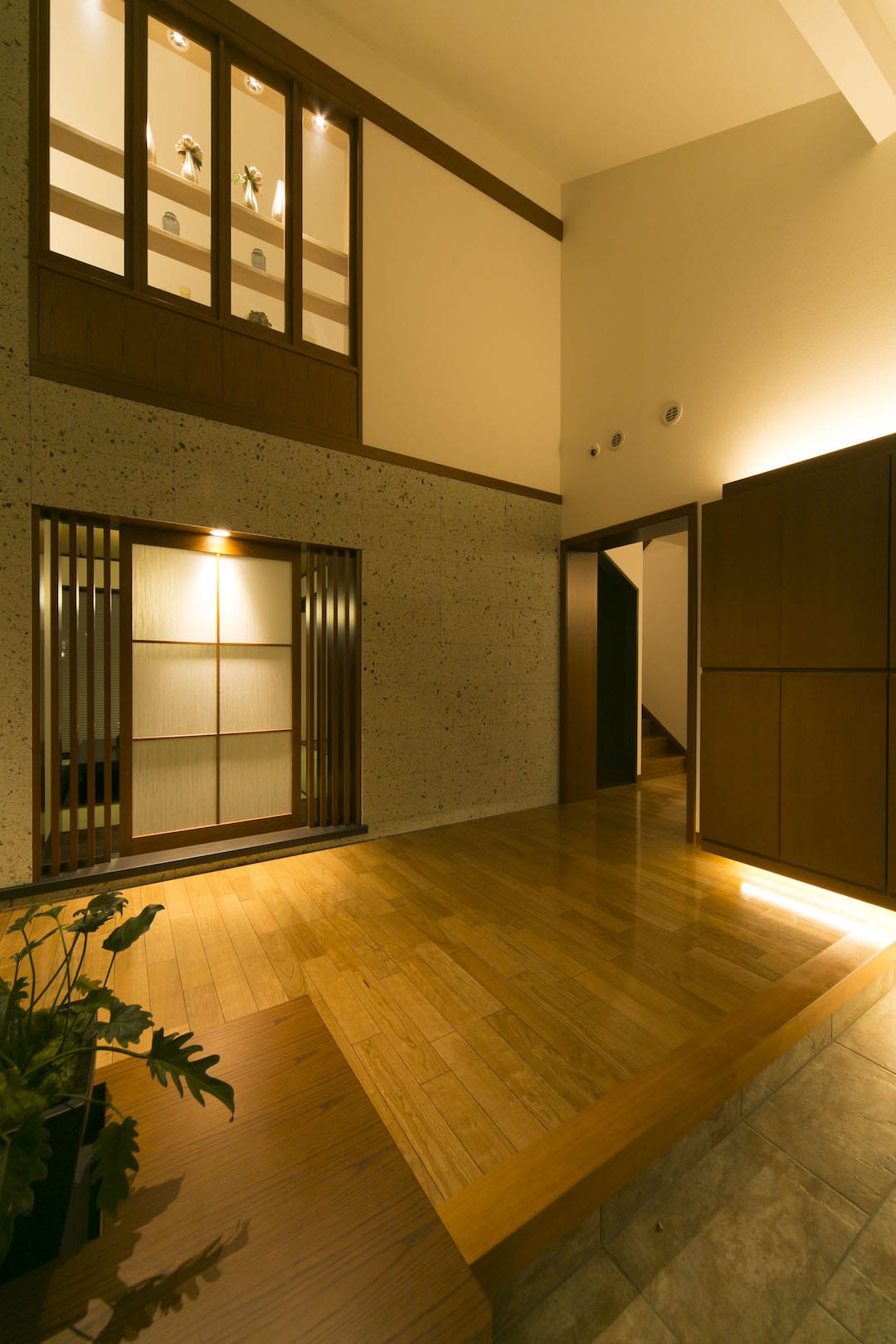 熊谷展示場_夜間_1階玄関ホール