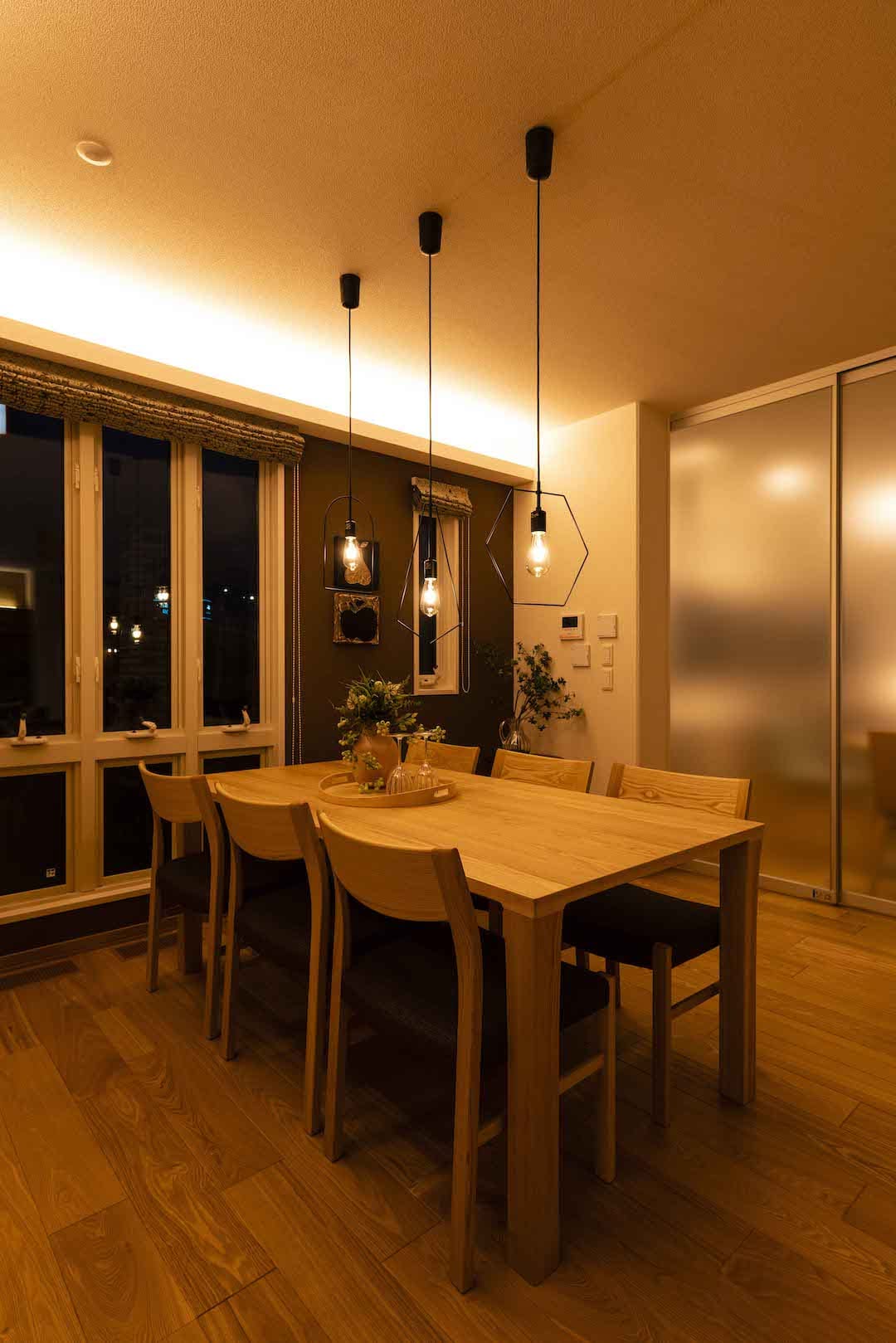 熊谷パルフェ展示場_夜1Fキッチン