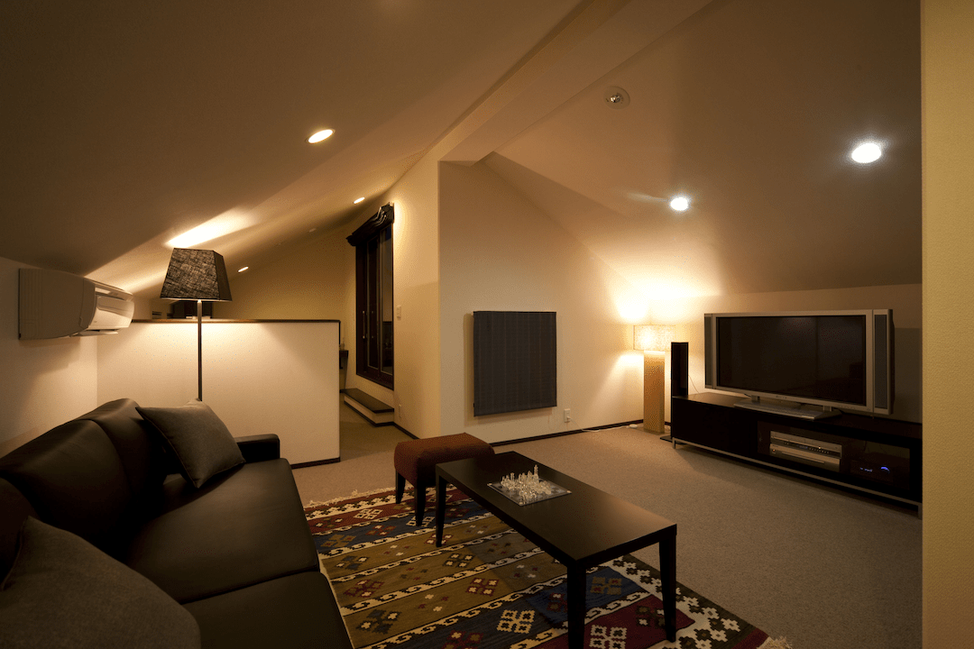 甲府小瀬展示場_夜間 小屋裏ホビールーム