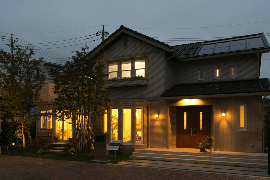 甲府昭和グランツーユー展示場-夜間_外観