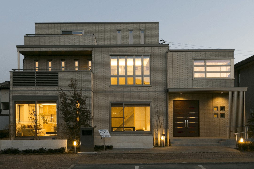 甲府昭和展示場_夜間_外観