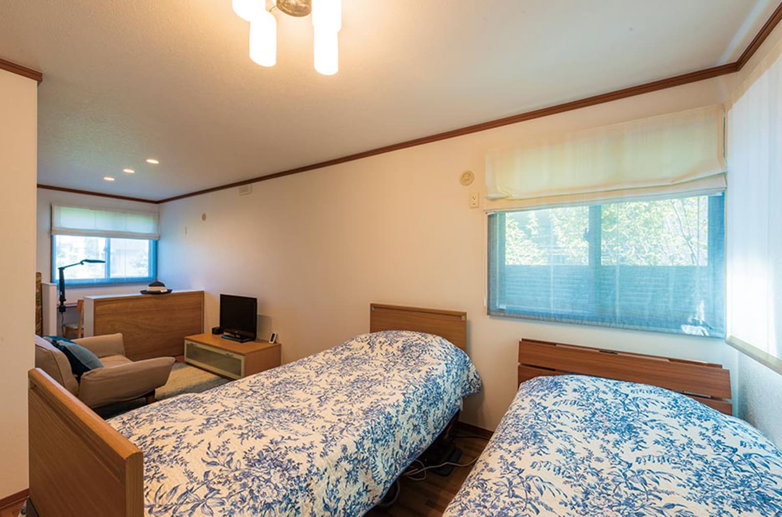 東京セキスイハイム建築実例_ブルーをテーマカラーにしたご両親の寝室