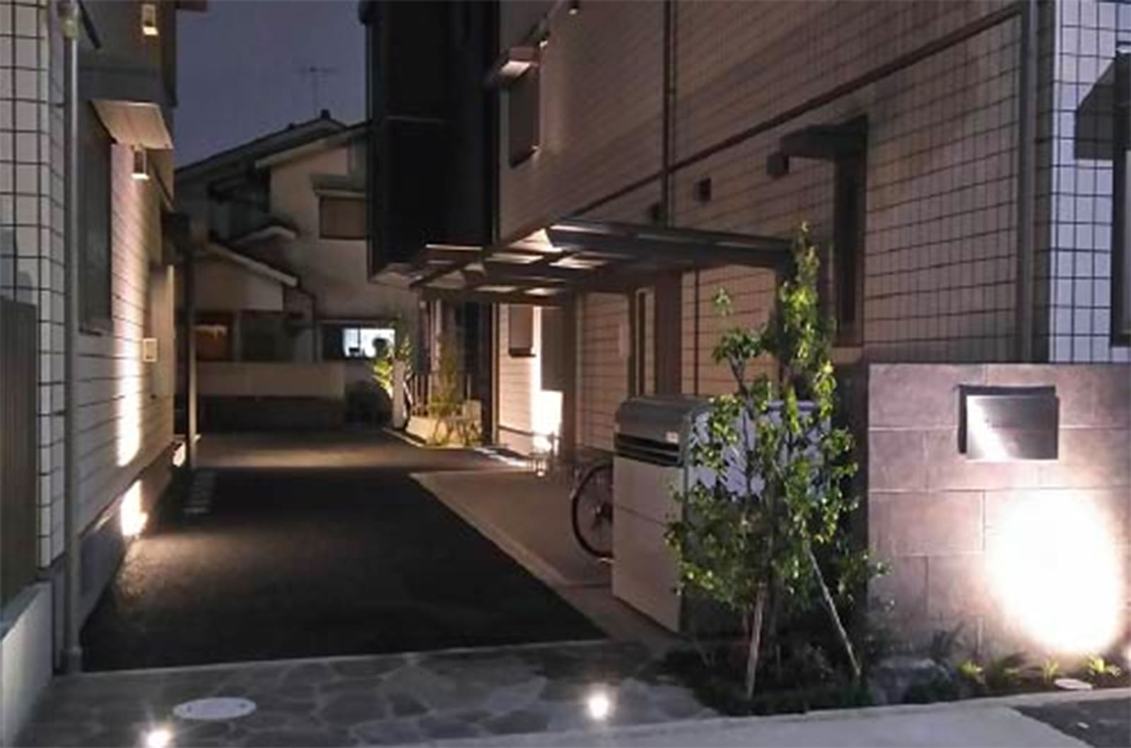 東京セキスイハイム建築実例_ライトアップされた夜の外観