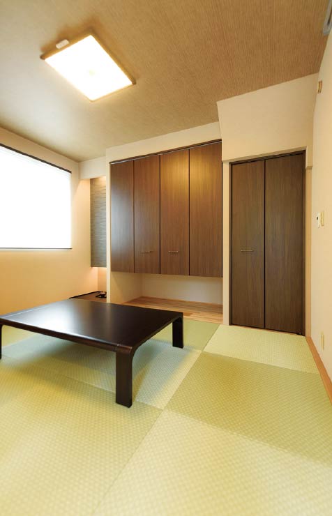 東京セキスイハイム建築実例_セキスイ畳「MIGUSA」、天井の網代クロス