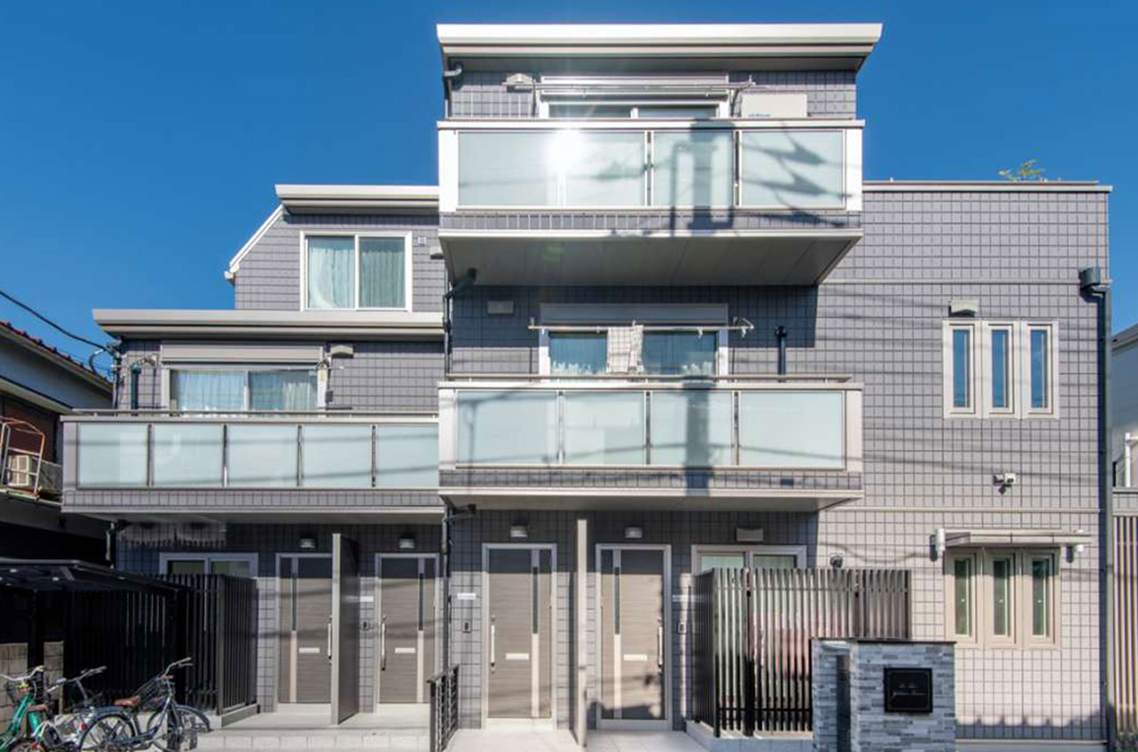 東京セキスイハイム建築事例_敷地を有効活用した長屋形式で収益効率の高い賃貸住宅