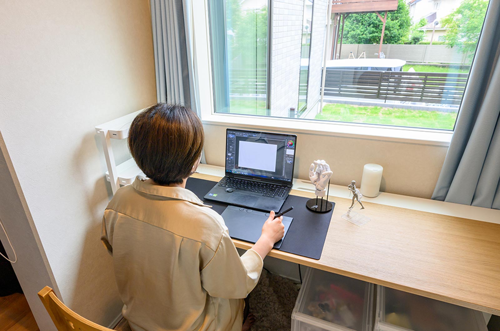 イメージ_東京セキスイハイム建築実例_庭イラストレーターとして活動する奥さまのアトリエ