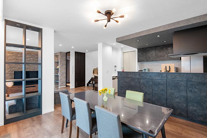 デザイン性と機能性を兼ね備えたインテリアが映える、災害にも強い安心・快適な住まい