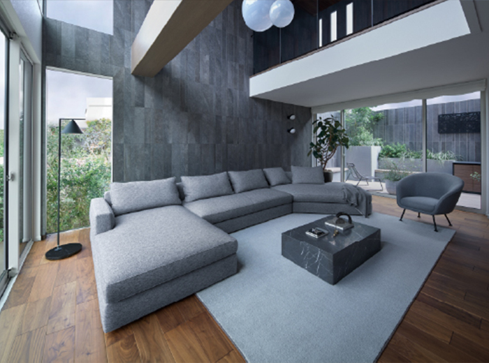 大開口と吹抜けの開放的なリビング イメージ