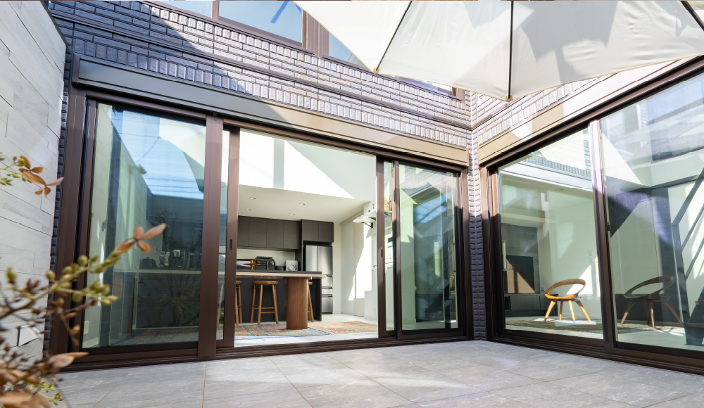 光の庭を秘する家（実例写真）